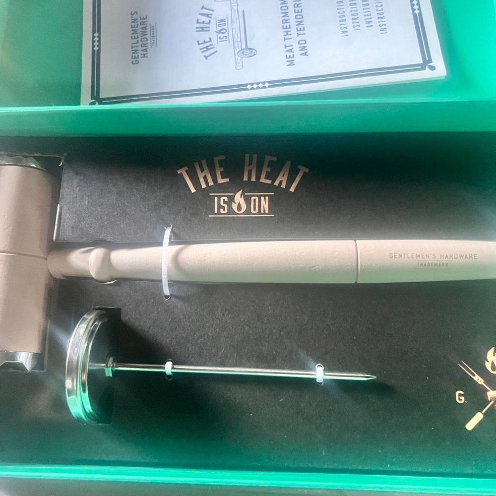 Gentleman’s BBQ Lovers Kit" Meat Tenderizer & Thermomet, Great4 Special Someone